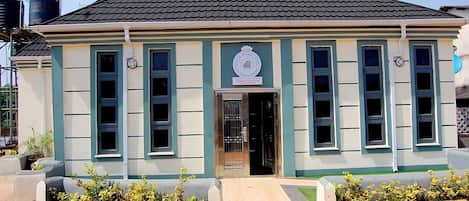 Mặt tiền nơi lưu trú