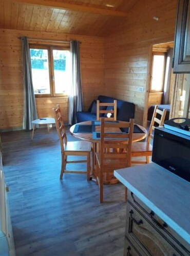 Chalet en Bois à la Campagne