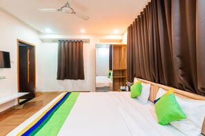 Standard Room - Treebo Spring Brooks, Kalyani Nagar (Pune)