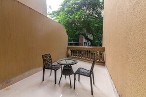 Bureau, draps fournis