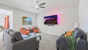 House, 3 Bedrooms | Living room