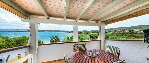 Outdoor dining - Attic La Bomboniera (Pittulongu)