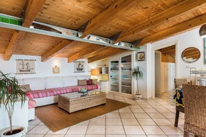 Smart TV, computer monitors, printers - Attic La Bomboniera (Pittulongu)