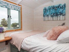 1 habitación, decoración personalizada y muebles diferentes 