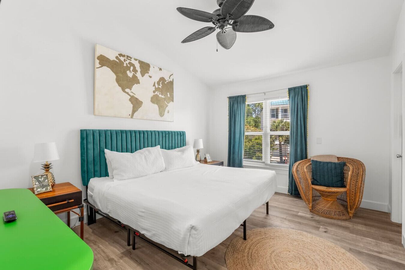 2 bedrooms, desk, iron/ironing board, WiFi