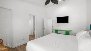 2 Schlafzimmer, Schreibtisch, Bügeleisen/Bügelbrett, WLAN