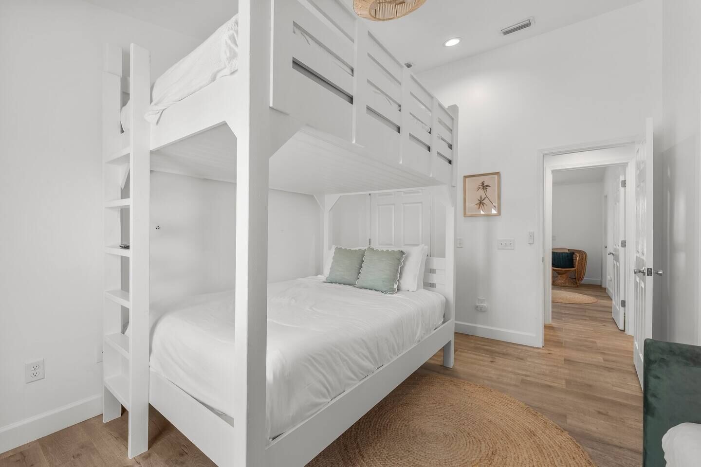 Una scrivania, ferro/asse da stiro, Wi-Fi, lenzuola