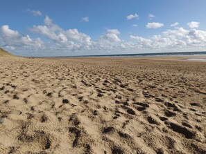 Una spiaggia nelle vicinanze