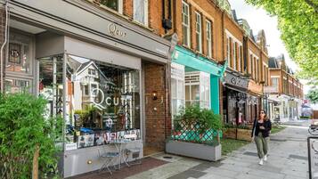 Apartment (1 Bedroom) | Street view