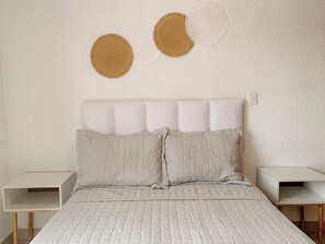 3 bedrooms, desk, iron/ironing board, free WiFi