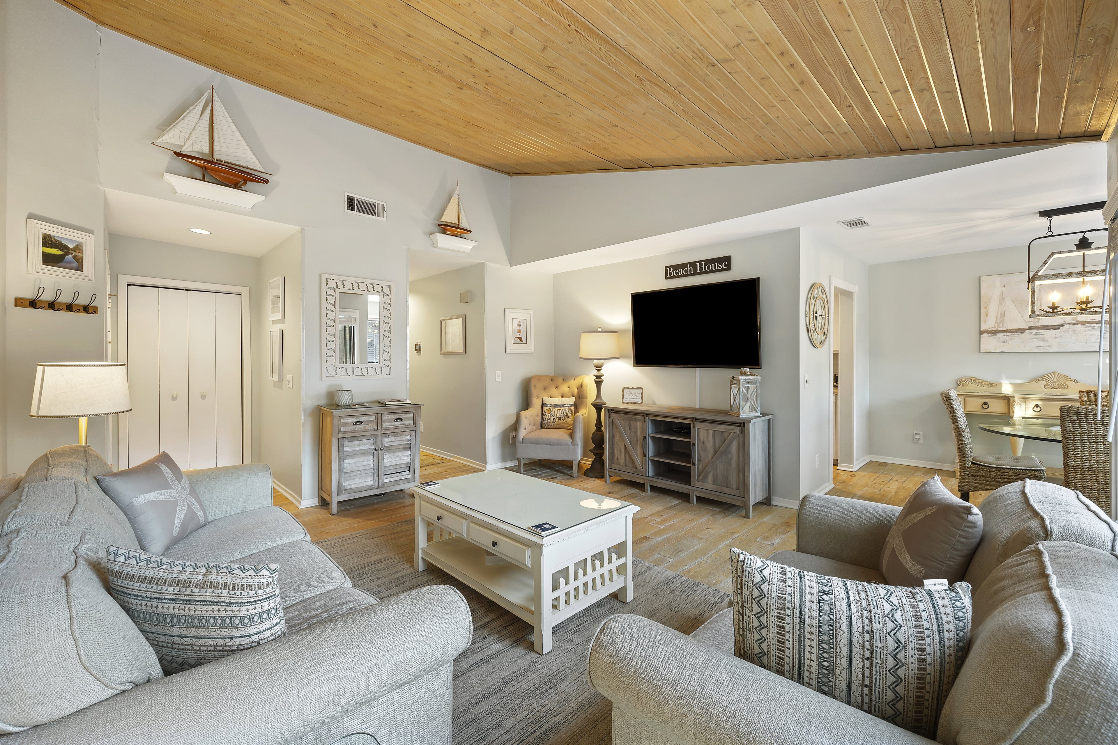 Lighthouse Tennis Villa / lagoon & pool view  / Fall Rates / Pets Welcome