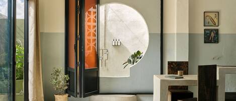 Loft Design | Aire de séjour | Téléviseur connecté de 43 po avec télévision numérique