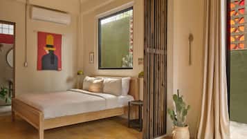 Apartment (VERDE 2) | Hypo-allergenic bedding, memory-foam beds, individually decorated