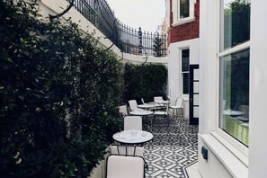 بار (في المنشاة)