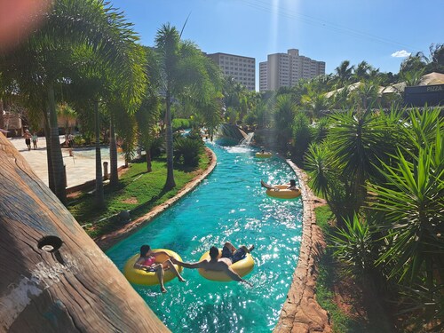 Hot Beach Suites