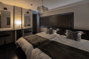 Deluxe House | Individually decorated, individually furnished, desk, blackout drapes - NAOMI (Osaka)