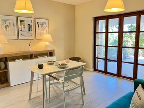 Villa, 3 camere da letto, piscina privata, vista giardino | Pasti