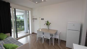 Leilighet, 2 soverom, terrasse, hageutsikt | Oppholdsrom