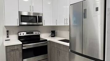 Basic Apartment | Private kitchen