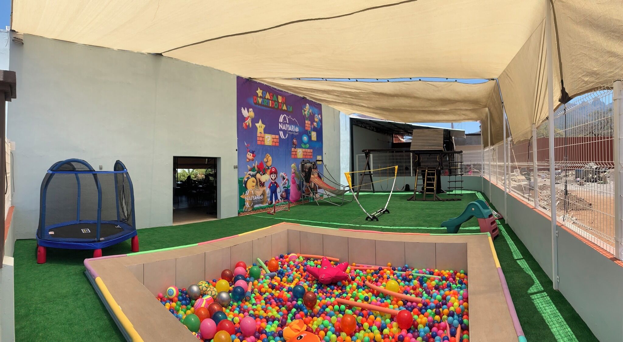 Área de juegos infantiles al aire libre