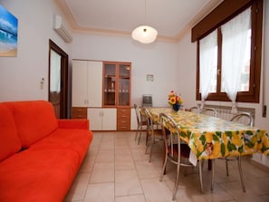 Apartment, 3 Bedrooms, Terrace, Garden View | Living room