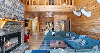 Lake Views | Hot Tub | Fire Pit | Micro Events