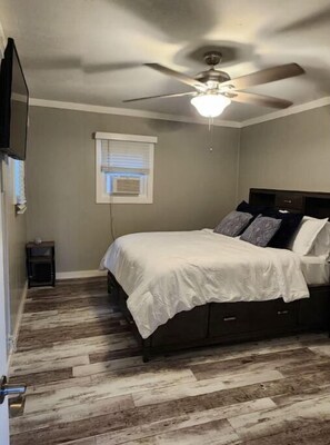 2 bedrooms, desk, iron/ironing board, free WiFi