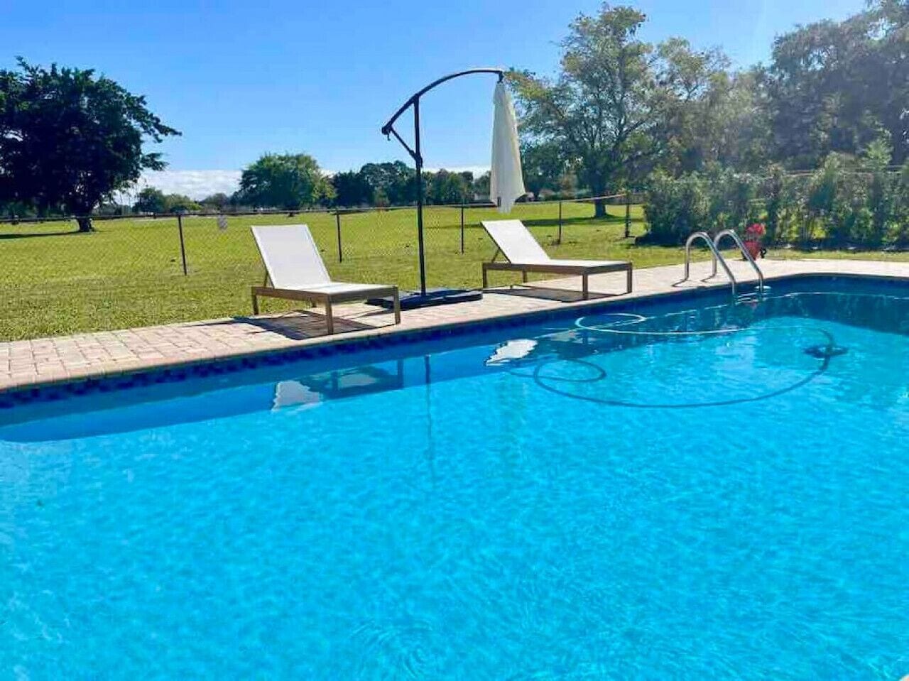 GORGEOUS VIEW close Pool, Park, Mall, Beaches, Airport