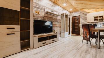 Apartment, 1 Bedroom, Smoking, Terrace | Living room