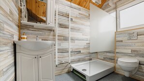 Apartment, 1 Bedroom, Smoking, Terrace | Bathroom - Zoo Adjacent Summit Flat By Brasov BnB (Brasov)