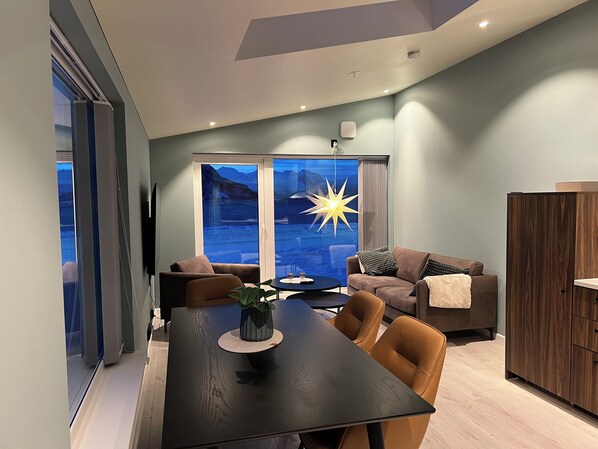 Exclusive Cottage | In-room dining