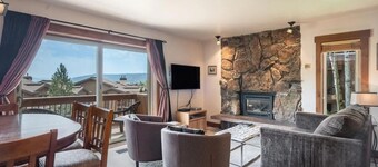 ⭐️ Ski to Complex Doors ⎮ Free WIFI ⎮Hot Tub