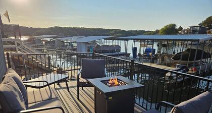 Just Dock It | Lakefront Luxury for the Whole Family | Sleeps 14+ | Private Dock + Game Room