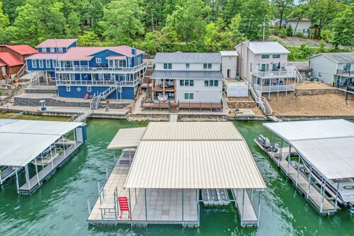 Just Dock It | Lakefront Luxury for the Whole Family | Sleeps 14+ | Private Dock + Game Room