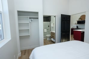 1 chambre, fer et planche Ă repasser, Wi-Fi, draps fournis