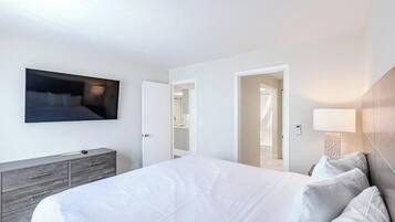 1 habitación, tabla de planchar con plancha, wifi y ropa de cama