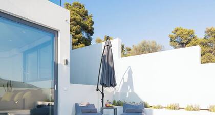 White Cliff Luxury Suites