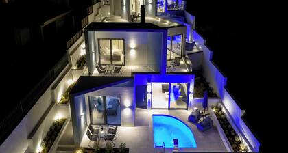 White Cliff Luxury Suites