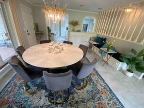 Dining - Tranquil Luxury Hot Tub Near Downtown, Airport (Nashville)