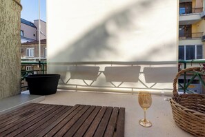 Property grounds - House 33, sunny and quiet, perfect location. (Burgas)