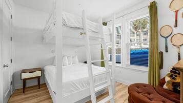 3 Schlafzimmer, Schreibtisch, Bügeleisen/Bügelbrett, WLAN