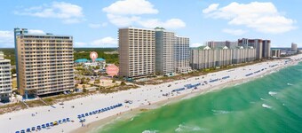 Groovy Beach Home ~ 600 Mbps ~ W/D ~ 3 Bed/3 Bath