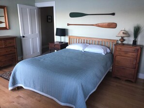 3 habitaciones, tabla de planchar con plancha, wifi y ropa de cama