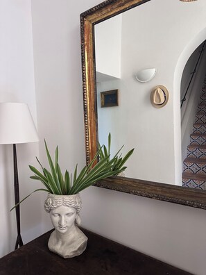 Interior - A typical 19th-century Sicilian dimora with tuff  finishes and stunning view (Marsala)