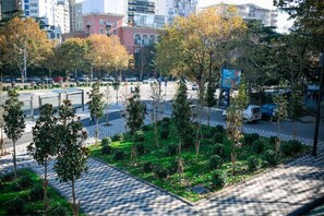 المنطقة المحيطة بالمنشأة