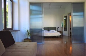 1 chambre, bureau, fer et planche à repasser, Wi-Fi gratuit