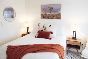 4 bedrooms - Desert Star Retreat (Yucca Valley)