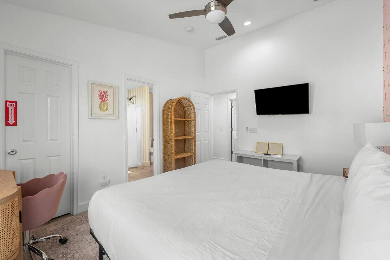 2 quartos, escrivaninha, ferros/tábuas de passar roupa, Wi-Fi