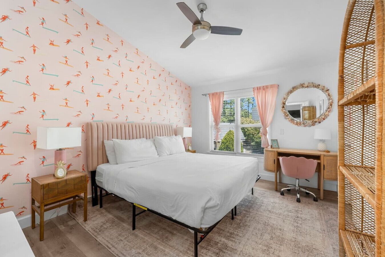 2 bedrooms, desk, iron/ironing board, WiFi