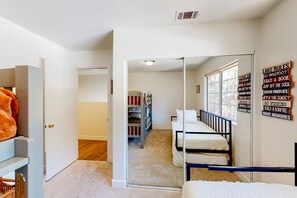 3 Schlafzimmer, Bügeleisen/Bügelbrett, WLAN, Bettwäsche